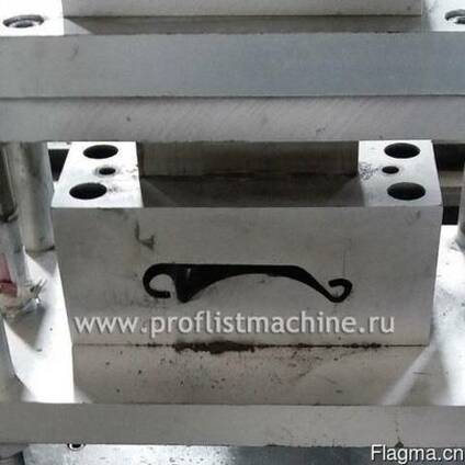 Оборудование для производства подъемной двери в Китае