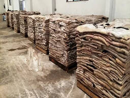 Dry Salted Split Cowhides Calfskins &amp; Bulls Hides for Handbags Shoes &amp; Furniture