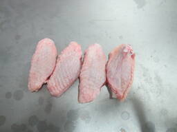 Frozen chicken mid wings