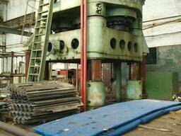 Hydraulic stamping press with sliding table force 3150t