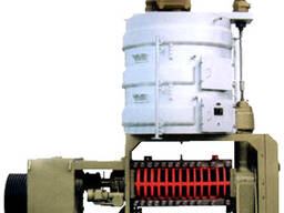 Измельченный материал (ядро семян масличных культур) загружается в инактиватор, подвергаяс