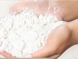 厚度为10微米或以上的微钙石（碳酸钙）