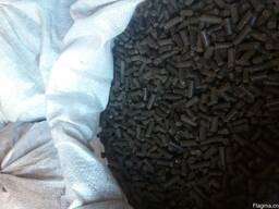 Organic fertilizer based on chicken manure.