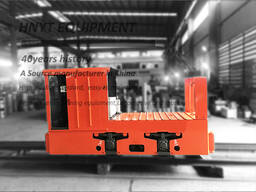 Подземный контактный электровоз K-4