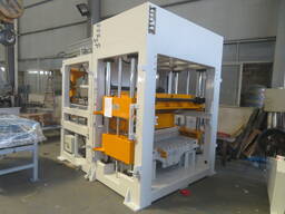 QGM QT10 автоматический вибропресс с формовкой на поддона